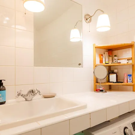 Spacious With Balcony - Private Garage Parking Bratislava